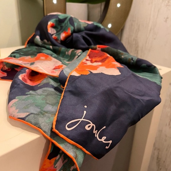 Joules scarf - Picture 2 of 3